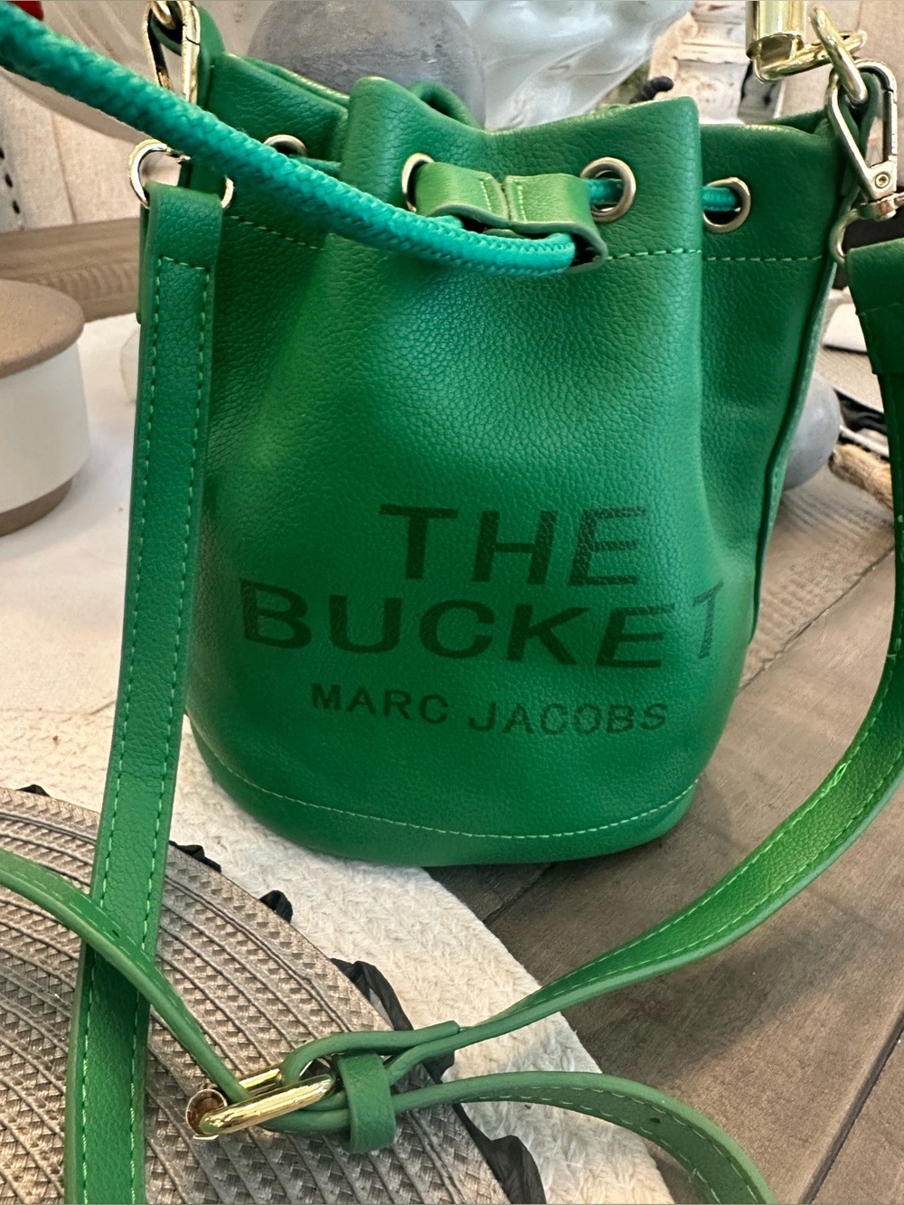 Crossbody green bucket small bag purse handbag! NEW!